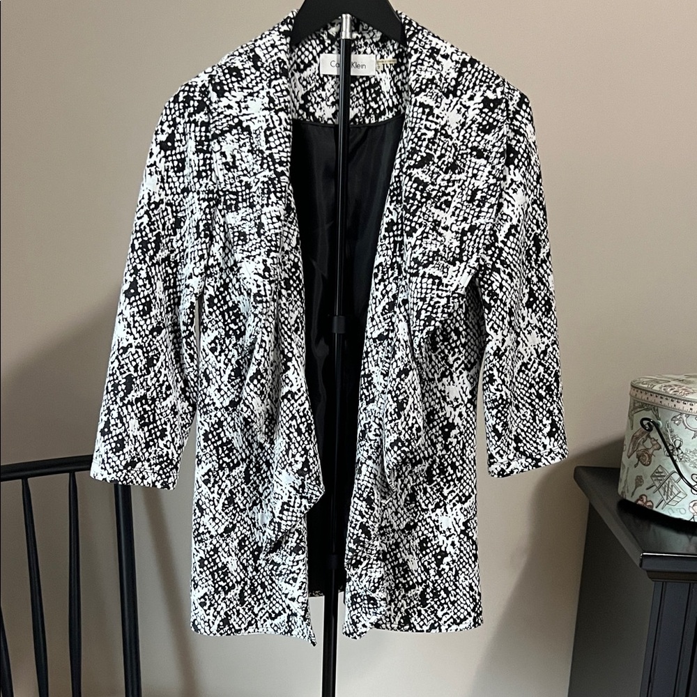 Calvin Klein Snakeskin Print Open-Front Drape Blazer / Jacket